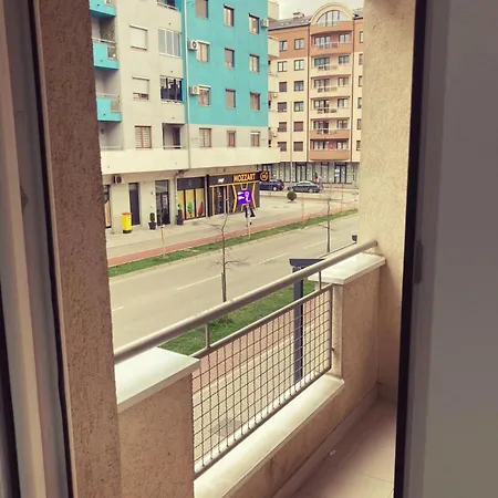 Estera Stan Na Dan Istocno Sarajevo *